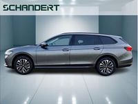 Neu Skoda Superb Selection 150 PS (110 kW) 2025 Grau (graphite grey) Kombi