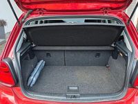 Second-hand VW Polo 110 CP (80 kW) 2016 Portocaliu Berlinǎ