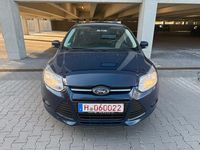 Gebraucht Ford Focus Ambiente 95 PS (69 kW) 2014 Blau Kombi