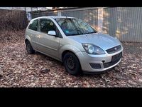 Gebraucht Ford Fiesta 60 PS (44 kW) 2007 Silber Kleinwagen