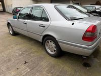 Gebraucht Mercedes C220 150 PS (110 kW) 1995 Silber Limousine