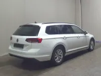 Gebraucht VW Passat 150 PS (110 kW) 2021 Weiss Kombi