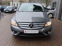 Gebraucht Mercedes B180 122 PS (89 kW) 2013 Mountaingrau Van / Kleinbus