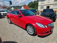 Gebraucht Mercedes E200 184 PS (135 kW) 2010 Rot Coupé