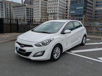 Gebraucht Hyundai i30 Edition 99 PS (72 kW) 2014 Weiß Limousine