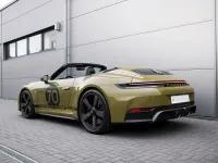 Neu Porsche 992 485 PS (356 kW) 2025 Grün Cabrio