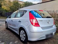 Gebraucht Hyundai i30 Edition 109 PS (80 kW) 2010 Silber Limousine