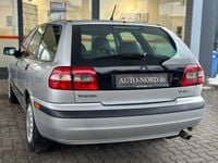 Gebraucht Volvo V40 Comfort 109 PS (80 kW) 2001 Silber Kombi