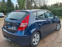 Gebraucht Hyundai i30 Comfort 109 PS (80 kW) 2011 Blau Kleinwagen