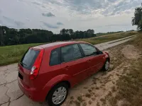 Gebraucht Ford Fiesta 80 PS (58 kW) 2008 Rot Kleinwagen