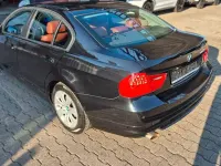 Gebraucht BMW 318 143 PS (105 kW) 2011 Saphirschwarz Limousine
