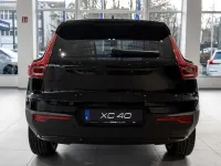 Nowe Volvo XC40 Plus 163 KM (119 kW) 2026 Czarny SUV