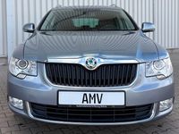 Gebraucht Skoda Superb Elegance 140 PS (102 kW) 2012 Grau Kombi