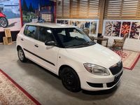 Gebraucht Skoda Fabia 69 PS (50 kW) 2011 Weiß Kleinwagen
