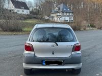 Gebraucht Toyota Yaris 68 PS (50 kW) 2000 Silber Kleinwagen