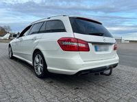 Gebraucht Mercedes E300 AMG 231 PS (169 kW) 2010 Weiß Kombi