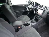 Gebraucht VW Tiguan Elegance 245 PS (180 kW) 2022 Uranograu SUV