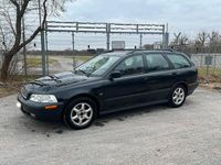 Gebraucht Volvo V40 116 PS (85 kW) 1999 Schwarz Kombi