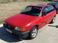 Gebraucht Opel Astra 75 PS (55 kW) 1993 Rot Limousine