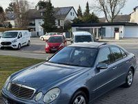 Gebraucht Mercedes E240 Avantgarde 177 PS (130 kW) 2004 Blau Limousine