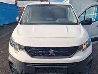 Gebraucht Peugeot Partner 99 PS (72 kW) 2018 Weiß Van / Kleinbus