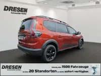 Neu Dacia Jogger Extreme 122 PS (89 kW) 2026 Braun Van / Kleinbus