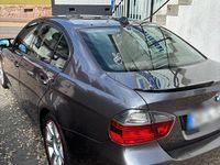 Gebraucht BMW 320 163 PS (119 kW) 2005 Grau Limousine
