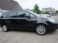 Gebraucht Opel Zafira Family 140 PS (102 kW) 2014 Karbonschw graphitschw midnigh Van / Kleinbus