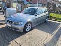 Gebraucht BMW 320 163 PS (119 kW) 2007 Grau Kombi
