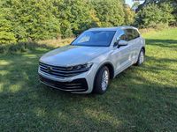 Gebraucht VW Touareg Elegance 231 PS (169 kW) 2024 Sechura beige SUV