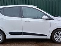 Gebraucht Hyundai i10 GO! 67 PS (49 kW) 2017 Weiß Kleinwagen
