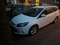 Gebraucht Ford Focus Trend 101 PS (74 kW) 2012 Weiß Kombi