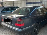 Gebraucht Mercedes C240 170 PS (125 kW) 1999 Blau Limousine