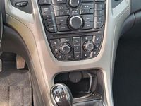 Usata Opel Astra 140 CV (102 kW) 2012 Bianco Berlina
