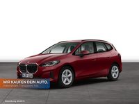 Gebraucht BMW 220 Active Tourer Luxury Line 156 PS (114 kW) 2025 Piemont rot metallic Van / Kleinbus