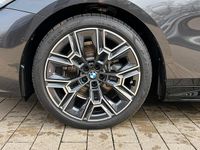 Neu BMW 520 Comfort Edition 197 PS (144 kW) 2026 Sophistograu brillanteffekt