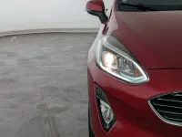 Gebraucht Ford Fiesta Titanium 125 PS (91 kW) 2017 Rubyrot (metallic) Kleinwagen