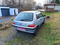 Gebraucht Peugeot 106 60 PS (44 kW) 2001 Grau Kleinwagen