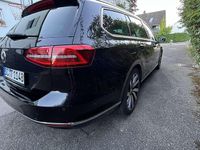 Gebraucht VW Passat Highline 150 PS (110 kW) 2015 Schwarz Kombi