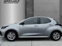 Używany Mazda 2 Center-Line 116 KM (85 kW) 2025 Srebrny Sedan/Limuzyna