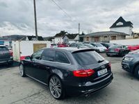 gebraucht Audi A4 Avant S line Sportpaket / plus quattro/Navi/