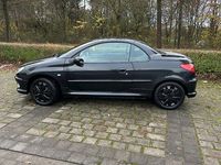 Gebraucht Peugeot 206 CC 109 PS (80 kW) 2004 Schwarz Cabrio