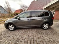 Gebraucht VW Touran Highline 150 PS (110 kW) 2017 Grau Van / Kleinbus