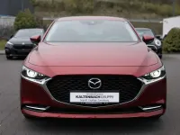 Używany Mazda 3 Selection 179 KM (131 kW) 2023 Czerwony Sedan/Limuzyna