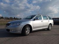 Gebraucht Skoda Octavia Ambition 105 PS (77 kW) 2011 Silber Kombi