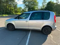 Gebraucht Skoda Roomster 86 PS (63 kW) 2013 Silber Van / Kleinbus