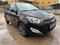 Gebraucht Hyundai i20 Classic 86 PS (63 kW) 2015 Schwarz Limousine