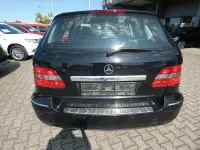 Gebraucht Mercedes B200 140 PS (102 kW) 2011 Schwarz Kleinwagen
