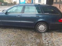 Second-hand Mercedes E240 177 CP (130 kW) 2004 Albastru Break