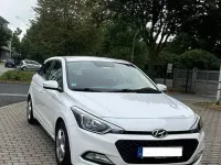 Gebraucht Hyundai i20 75 PS (55 kW) 2017 Weiß Limousine